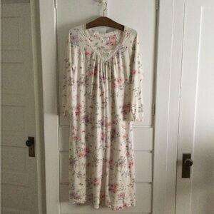 Floral Long Sleeve Nightgown